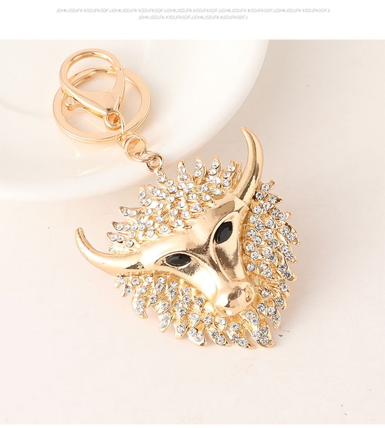 Diamond-encrusted Bull Head Alloy Keychain Animal Bag Accessories Key Chain Ring Pendant Small Gift_voghion.com