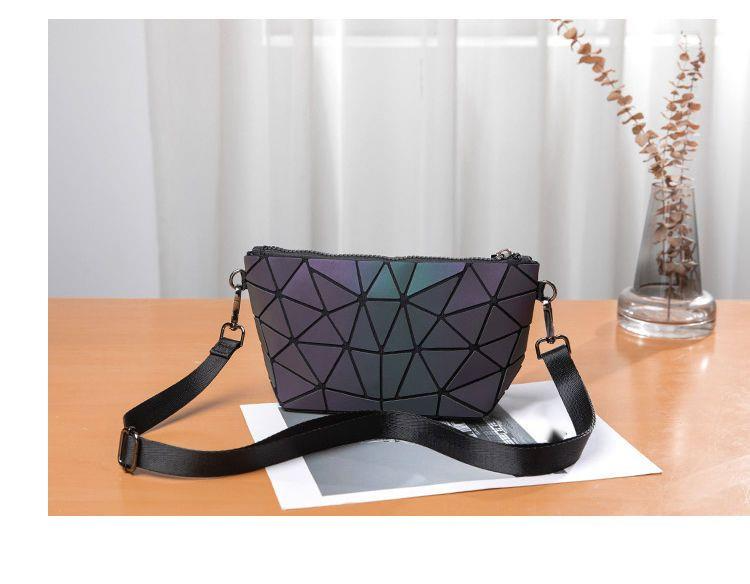 2024 nuova rete laser spalla versatile geometrica griglia diamantata giunzione mini borsa a tracolla da donna per telefono_voghion.com