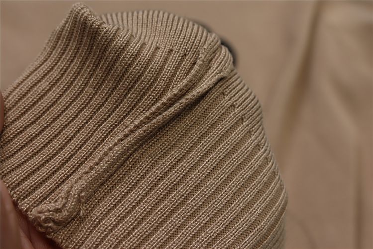 Vêtements pour femmes nouveau costume en tricot camélia haut col rond tempérament à la mode pour femmes avec jupe de hanche de couleur contrastante_voghion.com