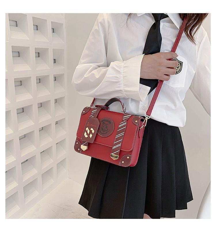Borsa a tracolla a mano della Scuola di Magia e Stregoneria di Hogwarts dello stesso stile Borsa Cambridge Borsa a tracolla in stile britannico_voghion.com