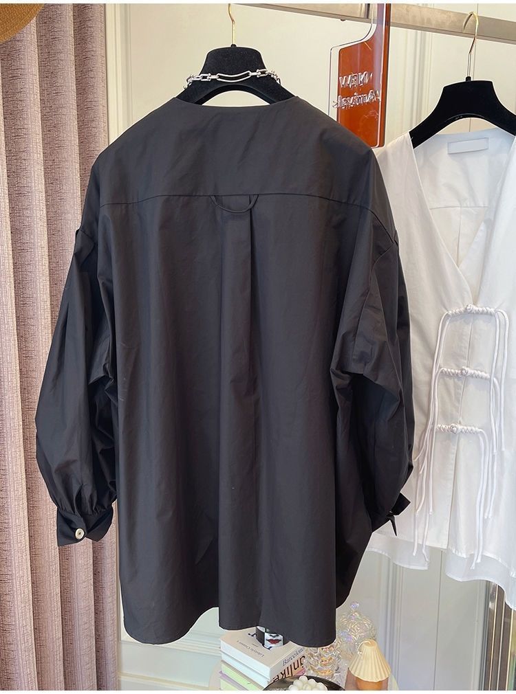 Kleidung Frühling und Sommer Neue Designer V-Ausschnitt Quaste Button Shirt Damen Design Lose Nischenoberteil_voghion.com