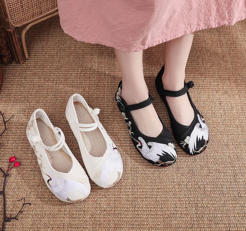 Hanfu Xianhe Besticktes Tuch Antike Kleidung, Kuhsehnensohle, Tanzschuhe mit niedrigem Absatz, Damen-Einzelschuhe_voghion.com