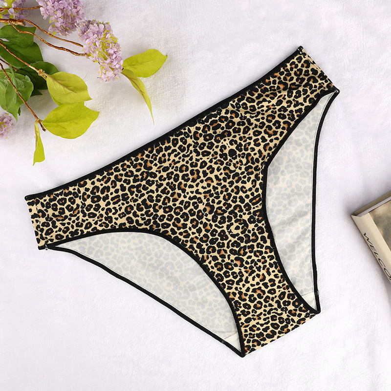 2025d New Women's Leopard Print Cotton Breathable Triangle Panties Sexy Thong T-back_voghion.com