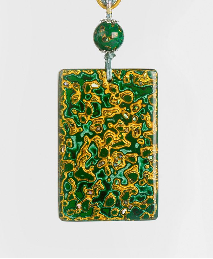 The luxurious "big lacquer" brooch, a traditional craft of China's intangible cultural heritage, brings good luck, wealth, and clears negative energy _voghion.com