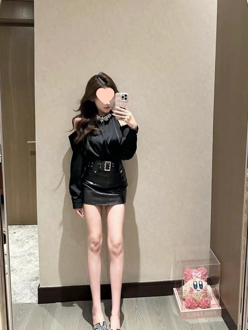 GraceChic GraceChic Heavy Embellished Rhinestone Halter Off-Shoulder Blouse For Women Spring And Autumn New High-Waisted Bodycon Leather_voghion.com