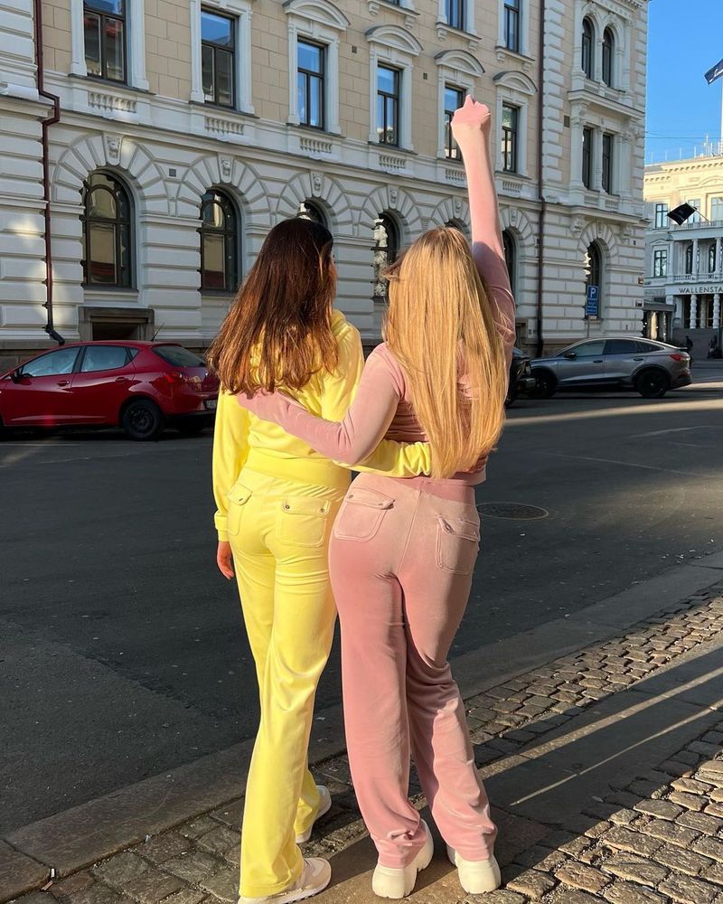 Samt-Trainingsanzug-Set für Damen – Jogginghose aus weichem Polyester und langärmliges Oberteil für Freizeitkleidung, Fitnessstudio, Lounge, Reisen – Schwarz/Hellblau/Pink/Rosa_voghion.com