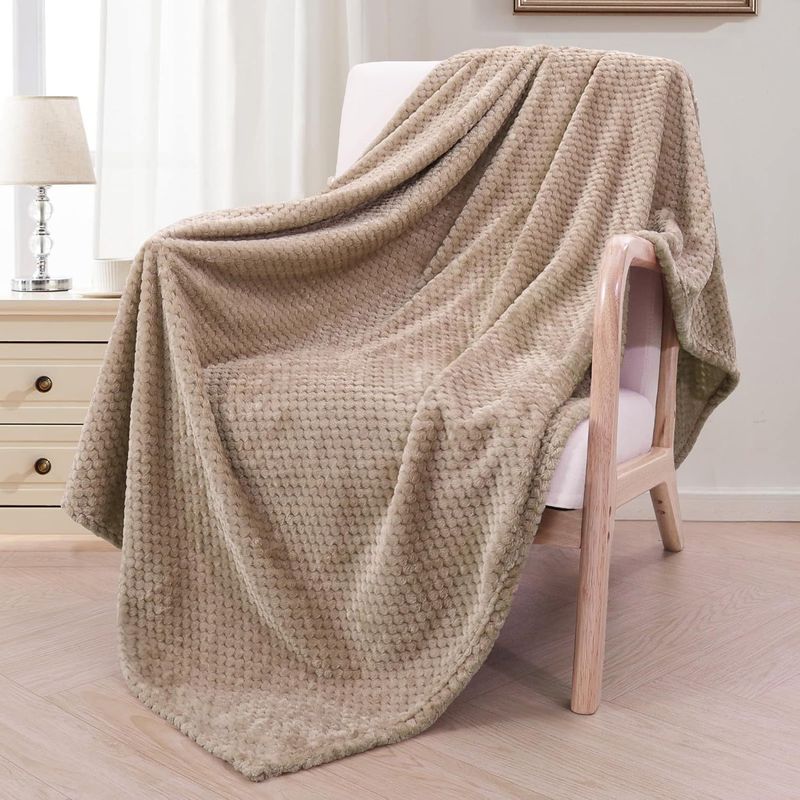 Soft Blanket Sofa Blanket Fluffy Plush Blanket Bed Blanket Comfortable Solid Christmas Blanket Decorative Gift Blanket Pet Blanket_voghion.com