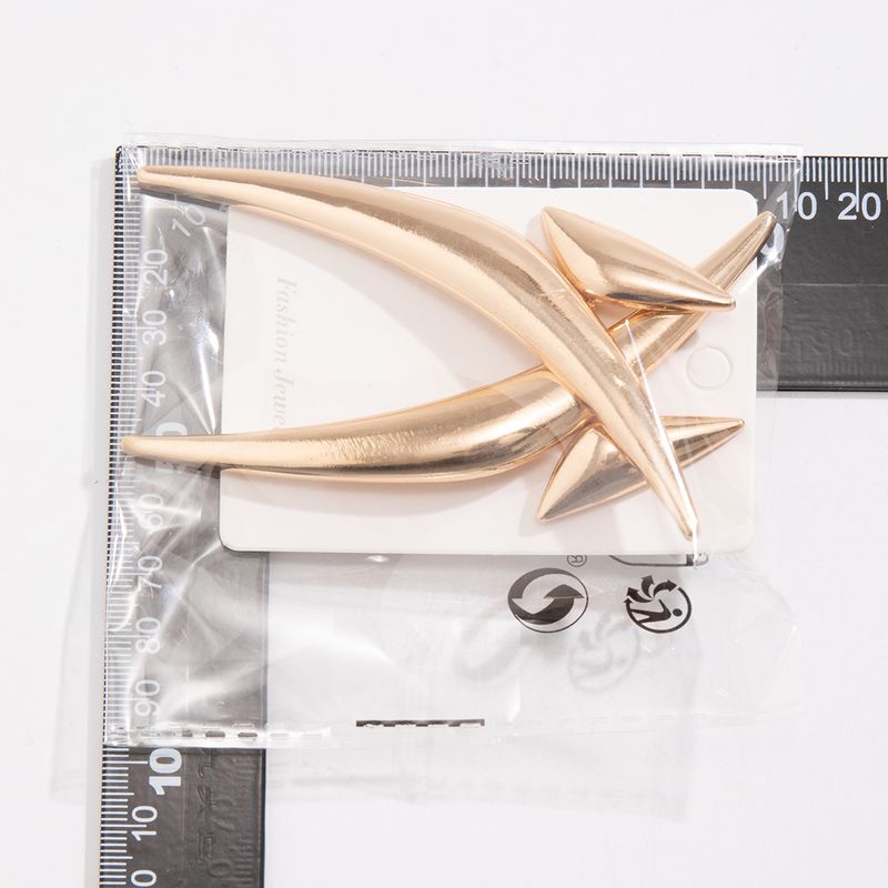 European And American Style Exaggerated Geometric Triangle Bend Personalized Earrings Hot Selling Simple Design Sense Pointed Earrings Accessories_voghion.com