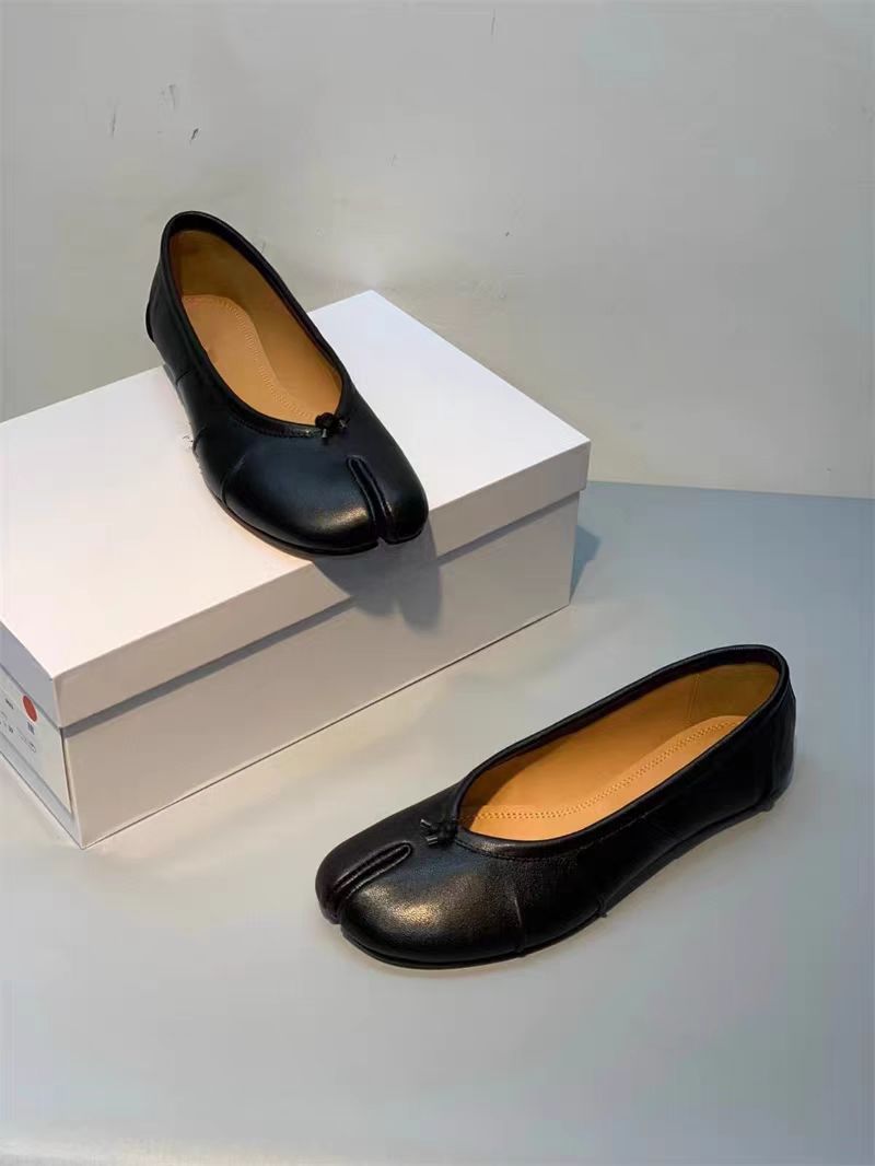 2025 neue faltig voller Split-Toe Schweinehuf Hufeisen flache Ballett einzelne Schuhe weibliche Mode Hundert exquisite Temperament_voghion.com