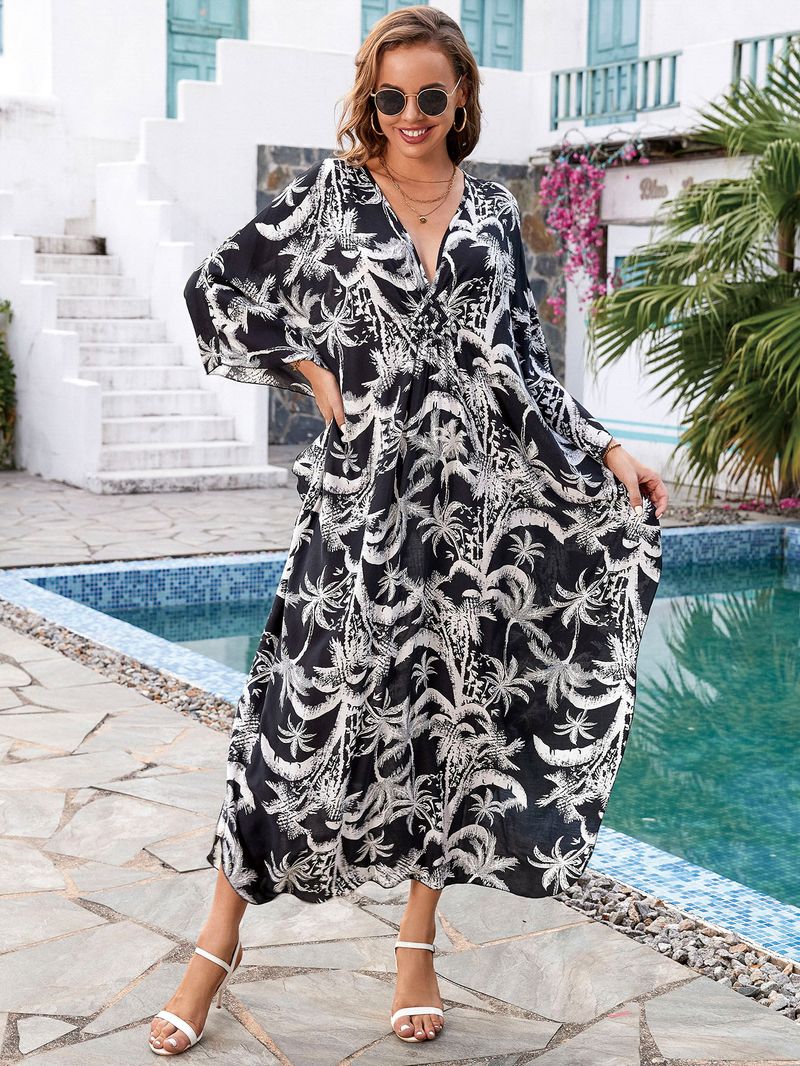 „Strandkleid mit Bohemian-Print – Fließendes langes Kleid für Pool und Urlaub“_voghion.com