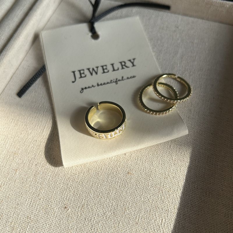 Nuovo anello di diamanti a tre pezzi impilabile aperto personalità alla moda temperamento versatile anello di alta qualità con lettera da donna_voghion.com