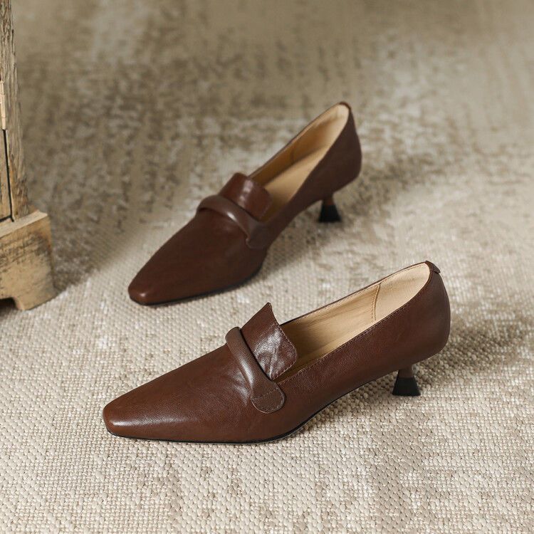 Punta quadrata, tacco sottile, bocca bassa, morbida pelle di pecora, da donna, stile unico 2025, nuovo, temperamento minimalista francese, di alta gamma_voghion.com