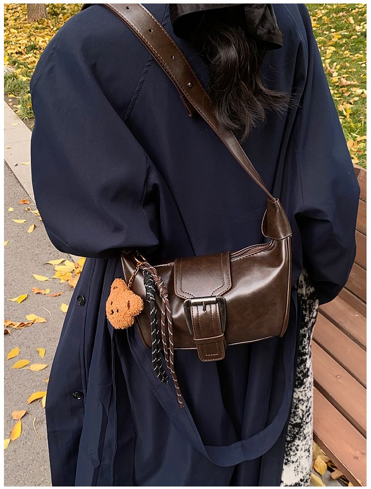 Luxus, niche stílusú női kézitáska, 2024-es őszi és téli, egyvállas, keresztpántos táska sokoldalú textúrával._voghion.com