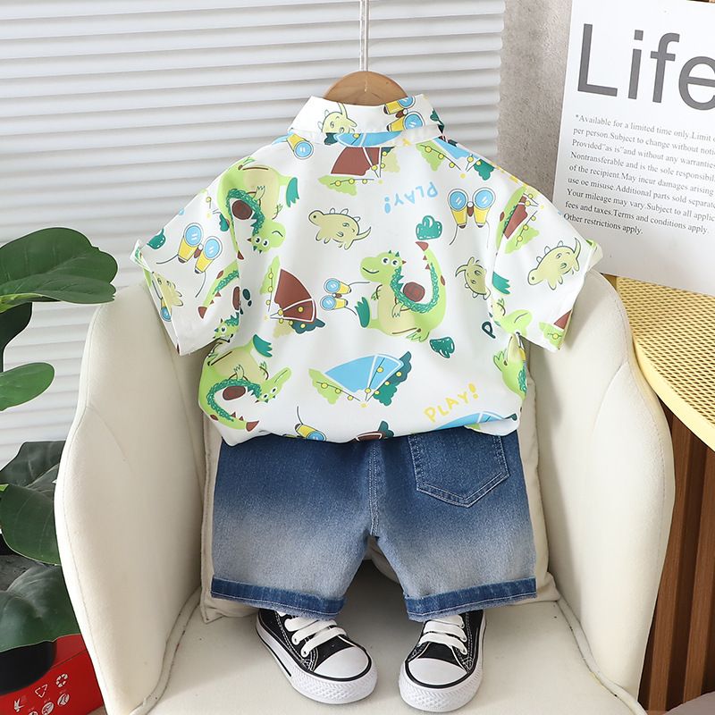 2024 Nuovo vestito estivo da ragazzo con risvolto e pantaloncini a maniche corte, vestito da due pezzi con stampa di dinosauri in stile coreano per bambini_voghion.com