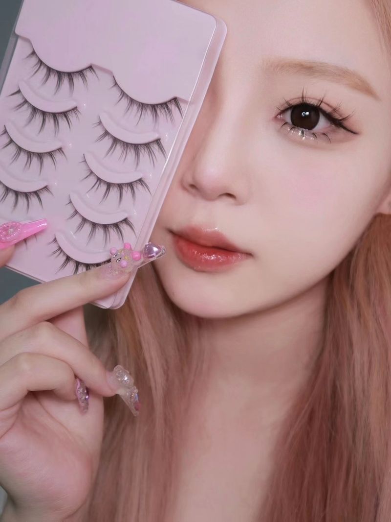 COS Little Devil Fairy Hair Girl Natural Simulation Grafting Fish Root Segmented Upper and Lower Eyelash_voghion.com