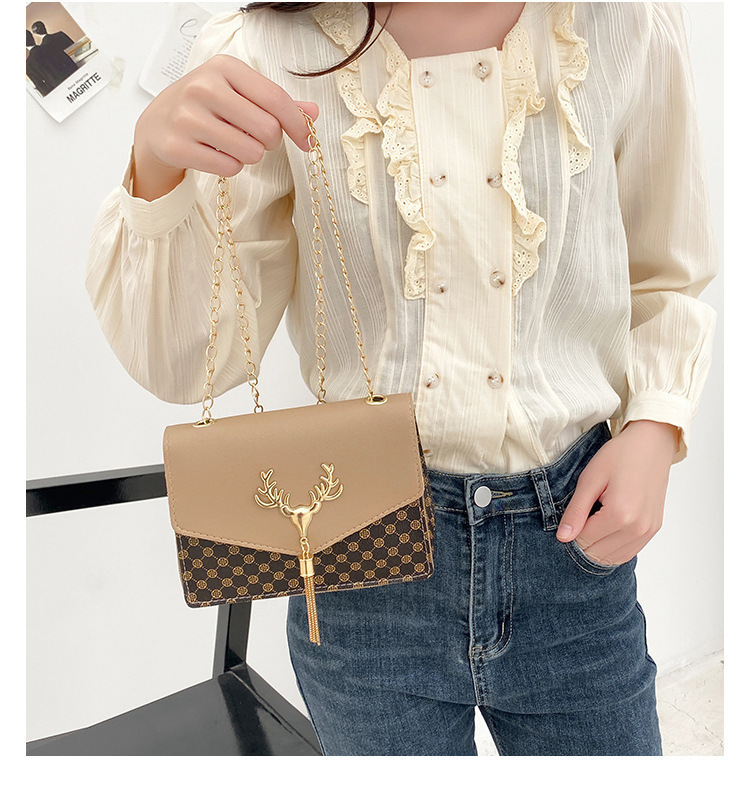 Borsa 2023 Borsa piccola alla moda Nuova borsa a tracolla in hardware con nappa di piccoli cervi Borsa a tracolla personalizzata_voghion.com