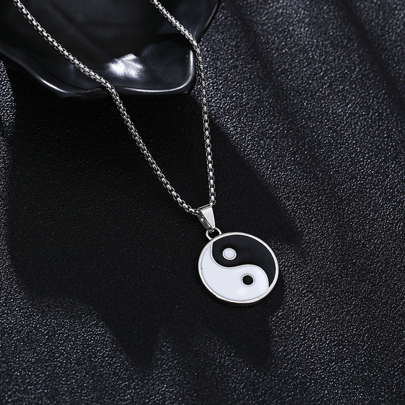 Collier créatif Taiji Bagua boussole en acier titane et acier inoxydable, accessoires de marée Disco, pendentif chaîne de pull_voghion.com
