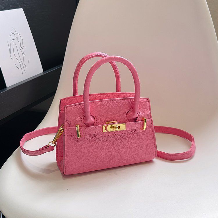 Borsa a tracolla a tracolla Instagram versatile di nuova moda per l'estate 2024 da donna dal design piccolo_voghion.com
