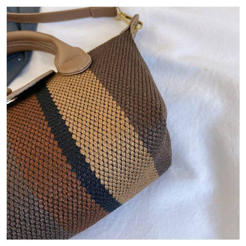 Die neue tragbare Knödeltasche Trendlinie von hochwertigen Stoffstreifen Single-Shoulder Crossbody Bag_voghion.com