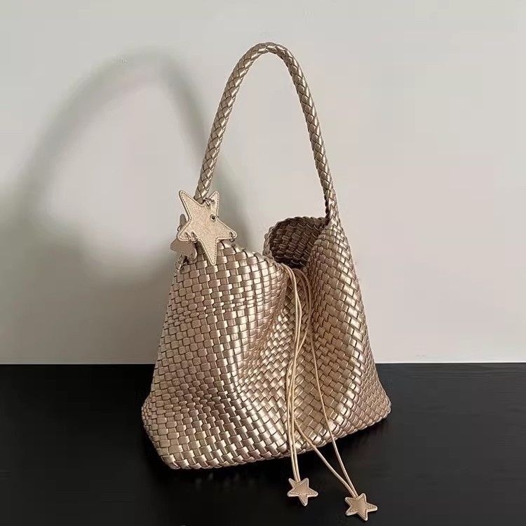 Gun Style Champagne Color Handwoven Tote For Women Large Capacity High-end Handheld Shoulder Bucket Bag_voghion.com