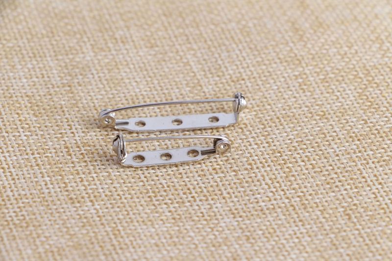 2.5CM-3.8CM Copper Iron Metal Safety Pin With Lock Buckle Brooch_voghion.com