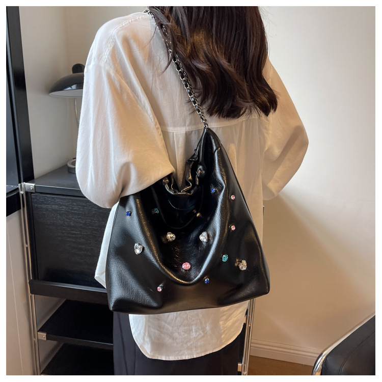 Bolso de basura con cadena para mujer, bolso de hombro sencillo que combina con todo, lleno de diamantes, bolso de mano de alta gama, 2023_voghion.com