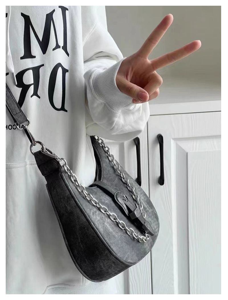 Summer Women's 2024 Feeling Moon New Single Shoulder Canvas Underarm Chain Strap Crossbody Bag_voghion.com