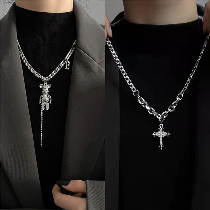 Collana da donna con orso dolce e violento, design di nicchia, catena per felpa con croce avvolta, accessori autunno inverno per_voghion.com