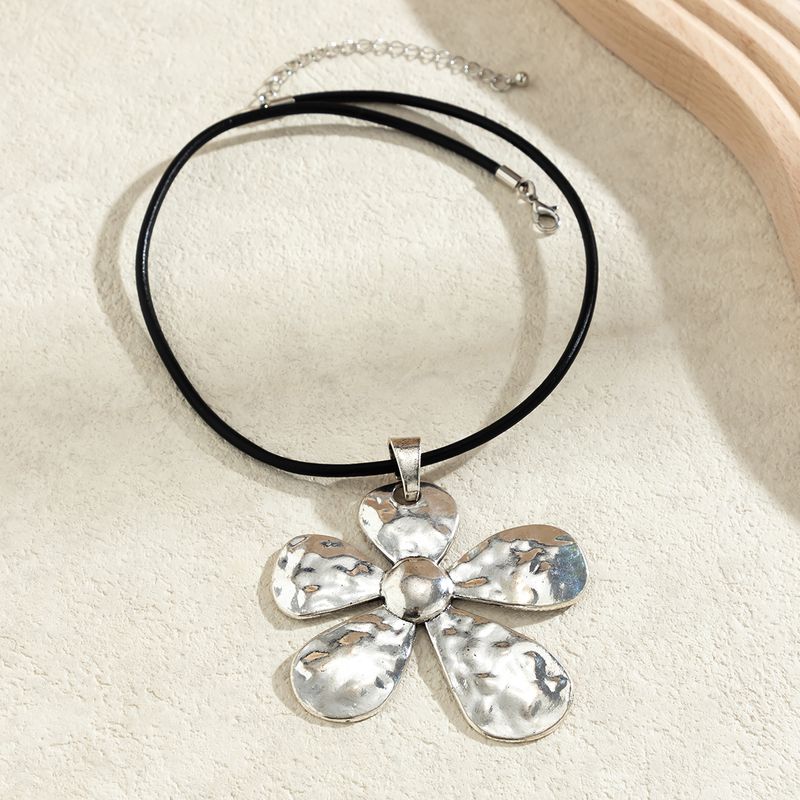 Modny Ingemark Exaggerated Big Rose wer Wisiorek Choker Naszyjnik dla Kobiet Gotycki PU Skórzany Łańcuch Obojczyka Ślub Akcesoria_voghion.com