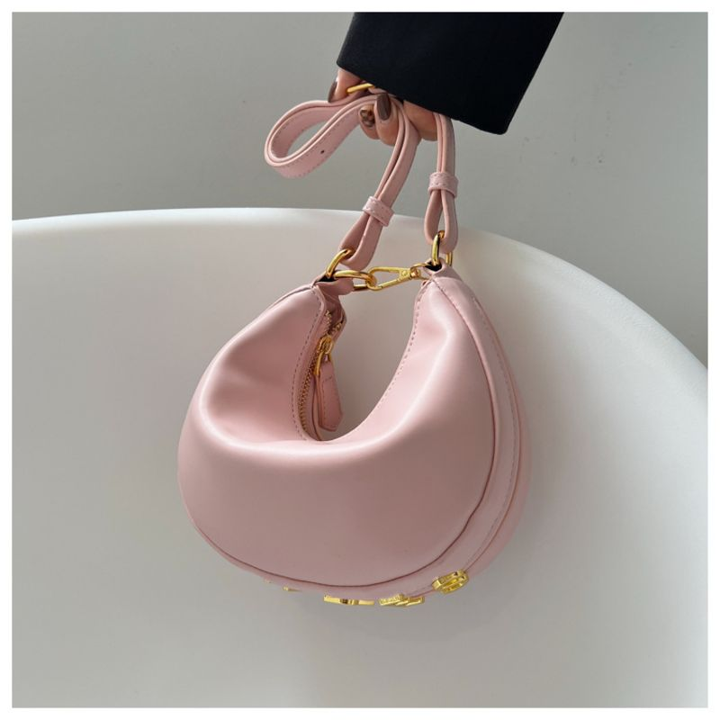 2023 Spring New Street Fashion All-match Casual Personality Sweet Single Shoulder Messenger Women's Wholesale Chain Bag_voghion.com