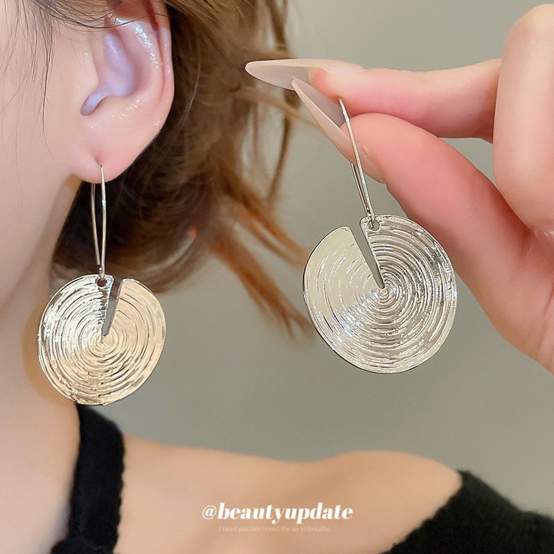 Ganci pendenti con texture rotonda, orecchini in metallo semplici ed eleganti, design di nicchia, gioielli per le orecchie da donna_voghion.com
