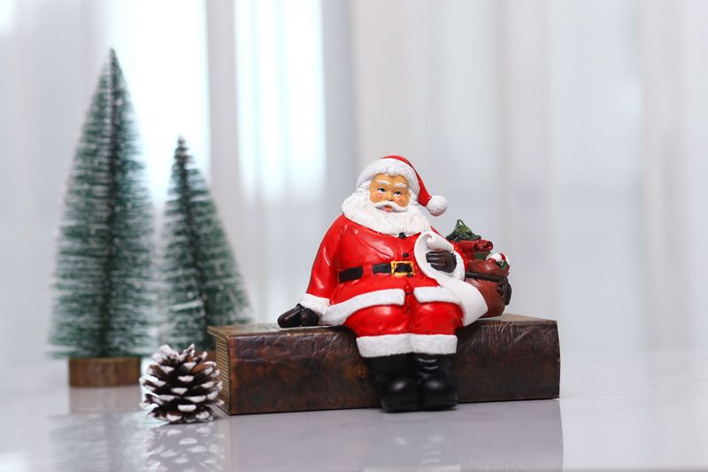 Tableside Santa Claus Doll, European Style Home Desktop Decoration Ornament With Decorative Resin Craft_voghion.com