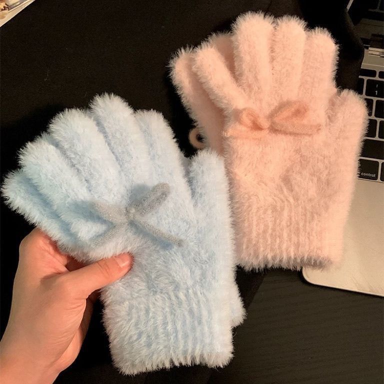 Milchblaue Plüsch-Strickhandschuhe für Damen im Winter, süße Schleife, verdickt, fingergetrennt, Frostschutz, warm für Studenten_voghion.com
