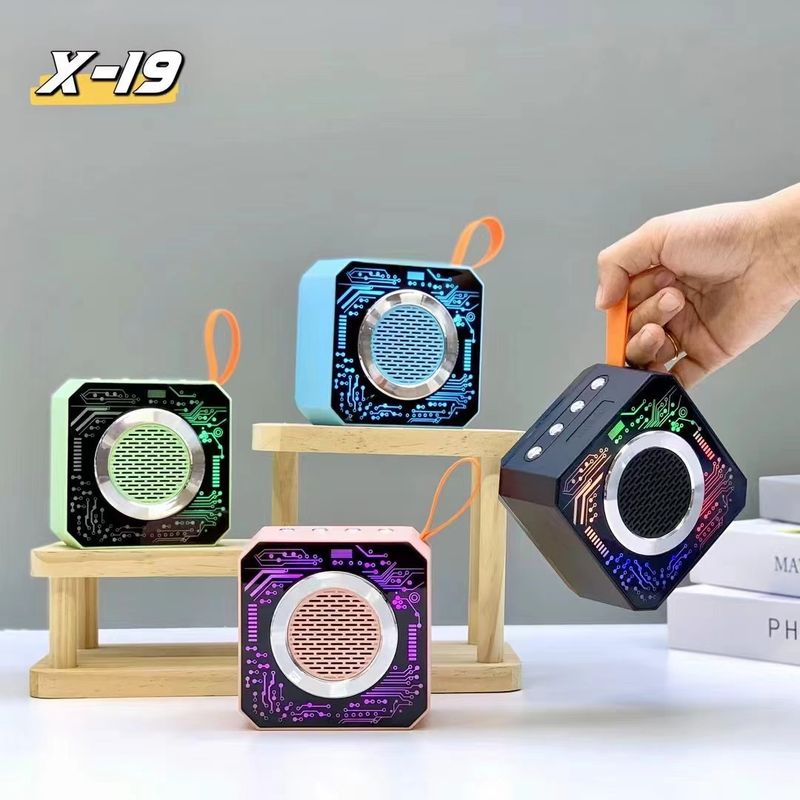 Nuevo subwoofer Bluetooth transparente X-19, altavoz portátil de mano para exteriores con luz de color fresco en miniatura_voghion.com