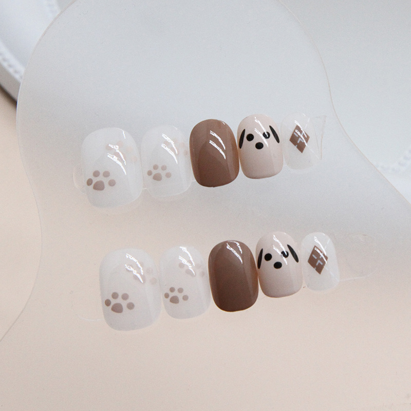 Aranyos kiskutya, páncélos gyerekek, kutyamancsok, rombuszrácsos műköröm, foltok, szórakoztató gyerek körömfoltok_voghion.com