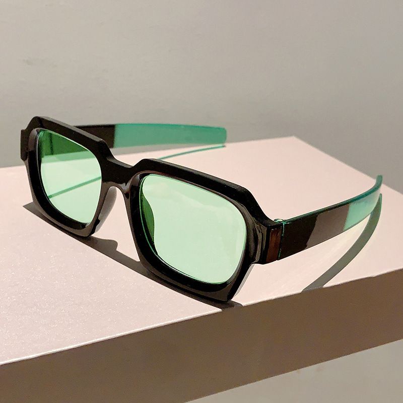 Nouvelles lunettes de soleil personnalisées de célébrités d'Internet de couleur bonbon épissées de même style à la mode résistantes aux UV_voghion.com