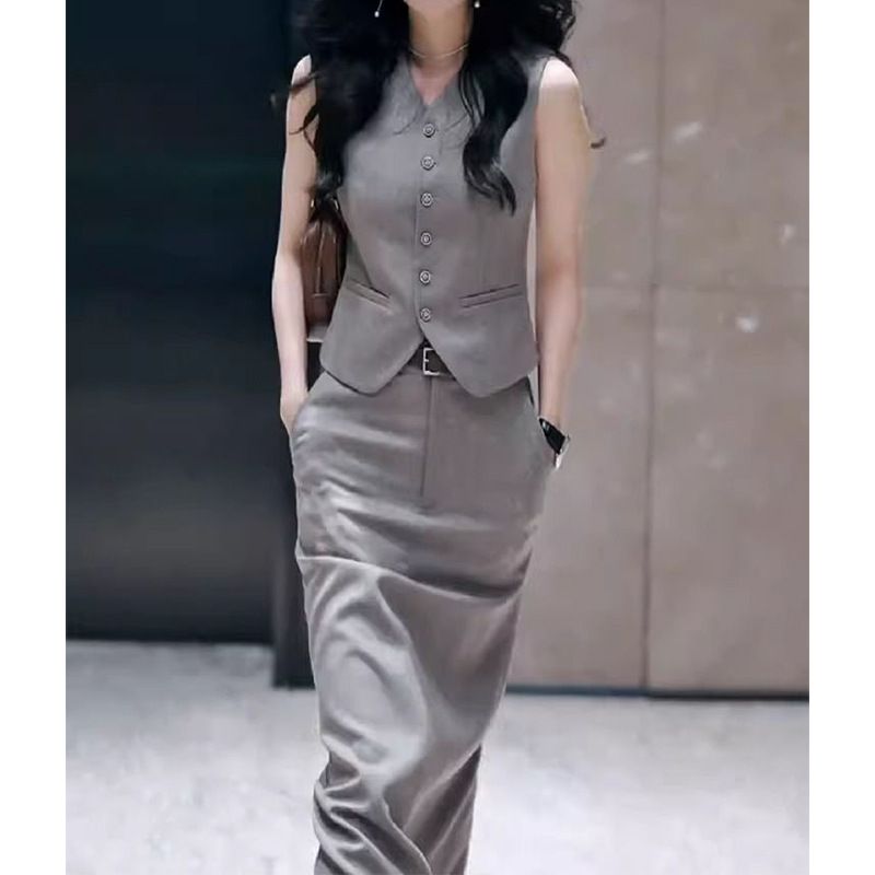 Summer New Niche High-End Gray Suit For Women Short Vest With Slit Half Skirt Two-Piece Set_voghion.com