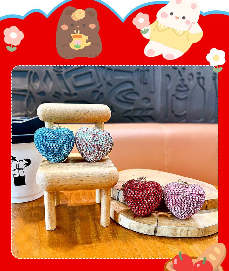 Porte-clés décoratif en forme de cœur avec pendentif de voiture mignon et coloré incrusté de diamants_voghion.com