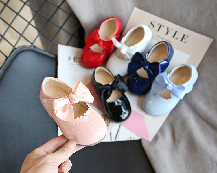 Mother&Kids Scarpe piccole in pelle per bambine Scarpe con fiocco in pelle brillante per bambine Scarpe da ballo per palcoscenico e asilo_voghion.com