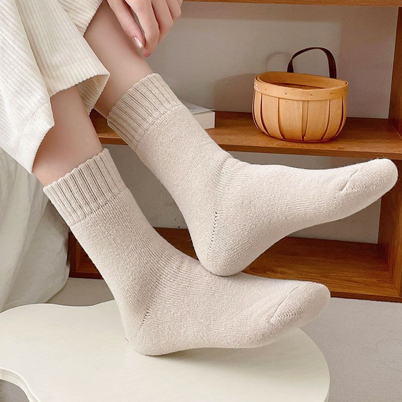 New winter socks for women, thickened brushed warm socks, mid tube socks, ladies' confinement socks, floor towel socks, mid tube socks_voghion.com