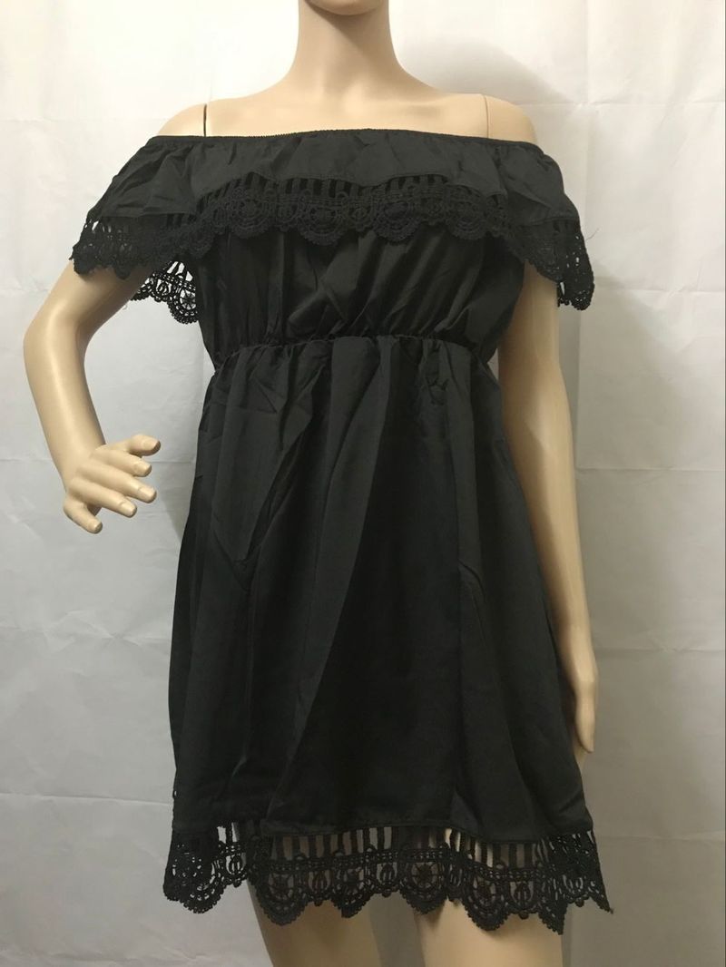 Abito in pizzo con spalle scoperte da donna estate e autunno 2022_voghion.com