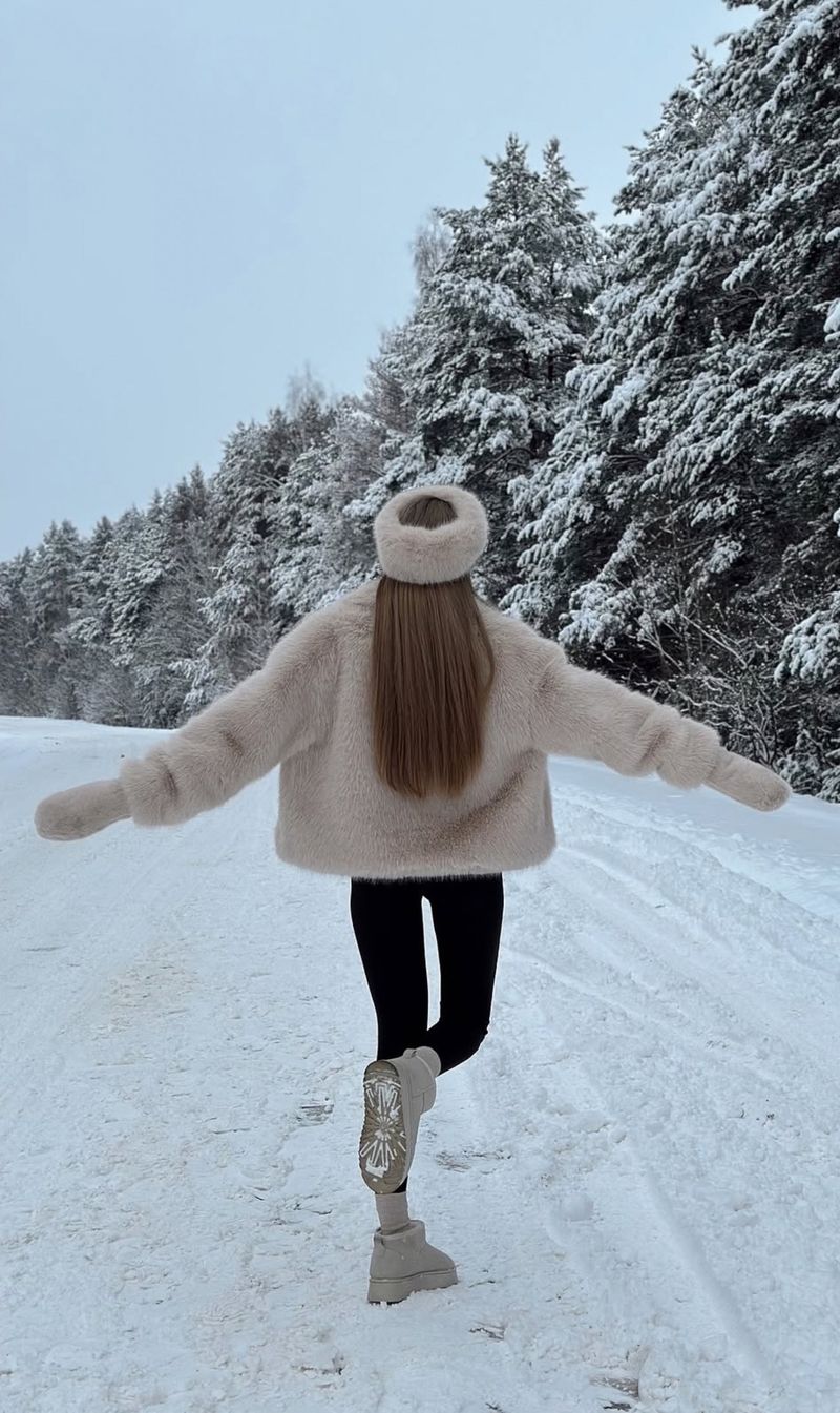 Luxuriöser Kunstfuchspelzmantel, modische Winterjacke für Damen mit übergroßem Revers – weicher und flauschiger Kunstpelzmantel, eleganter Pendlerstil, Beige_voghion.com