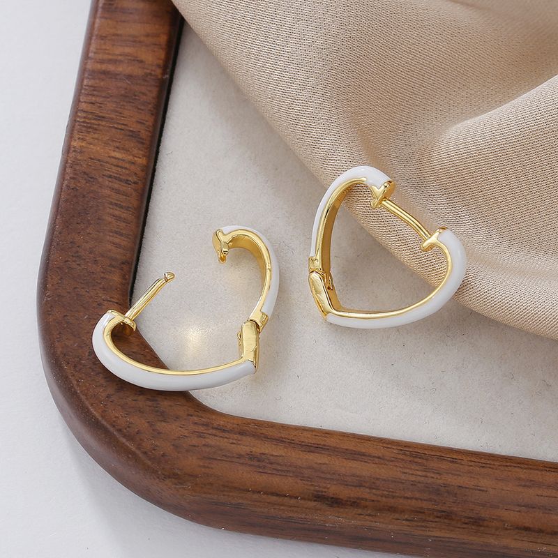Light Luxury Hong Kong Style Red Heart-shaped Earrings For Women, Simple Design, Copper Plated With Oil Dripping, Ear Buckle_voghion.com