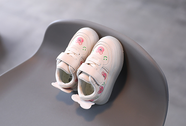 Roupas infantis Primavera e outono tênis de bebê para meninas de 1 a 6 anos 3 meninos sapatos iluminados sapatos para crianças bebês sola macia sapatos brancos da moda_voghion.com