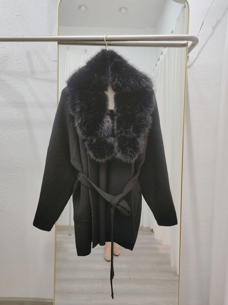 Damenbekleidung: Luxuriöse Strickjacke für Damen mit Kragen aus Kunstfuchspelz – weicher und warmer Pullovermantel mit offener Vorderseite für elegante Freizeitkleidung (Grau, Schwarz)_voghion.com