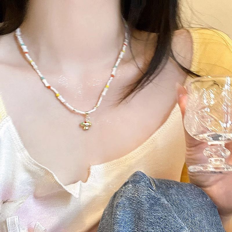 Collana con perline di riso a forma di fungo colorato per l'estate 2025, versatile collana per clavicola, fresca, dolce e lussuosa._voghion.com