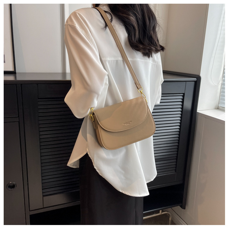 Borsa a tracolla piccola da donna dal design minimalista in stile coreano 2023 primavera e l'estate stile caldo di nicchia texture piccola borsa quadrata borsa a tracolla all-match_voghion.com