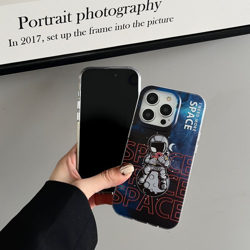 Mobile phone case astronaut iPhone14Promax mobile phone case suitable for Apple 13/12/15 electroplated trendy brand protective cover_voghion.com