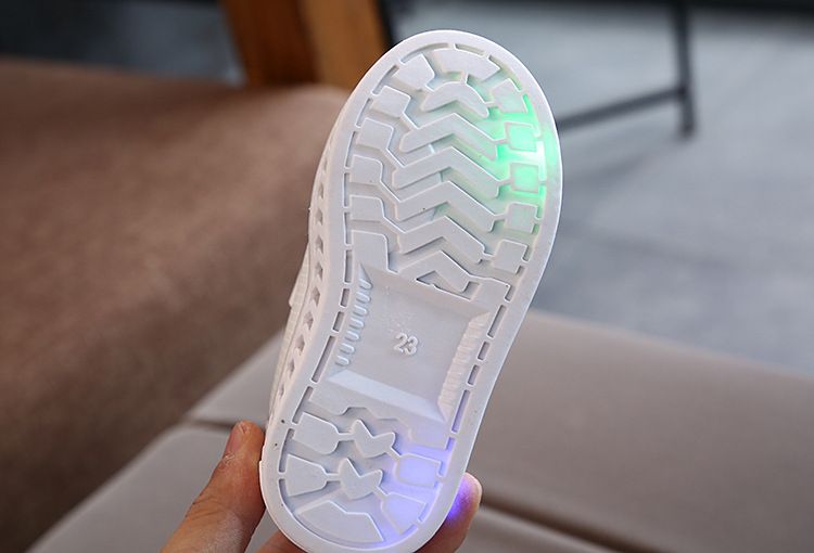 Chaussures de sport lumineuses pour enfants, édition coréenne, petites étoiles blanches à cinq branches, chaussures de marche pour bébés étudiants, nouvelle collection 2024_voghion.com