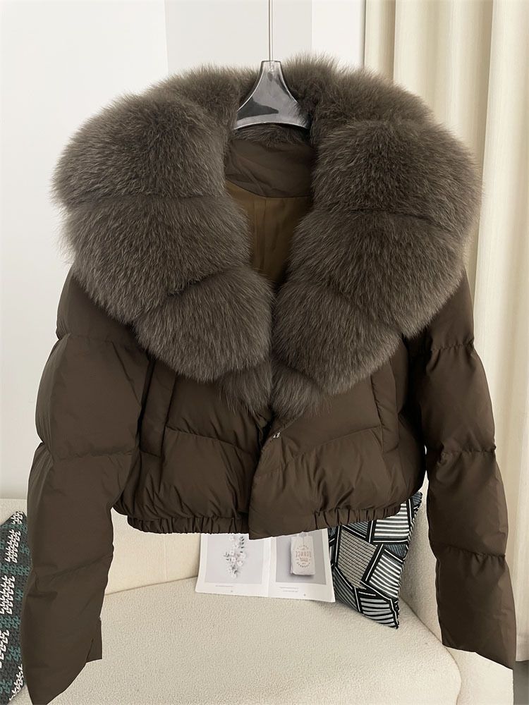 Piumino corto da donna con collo oversize in pelliccia di volpe - Cappotto invernale alla moda con piumino d'anatra bianca, pelliccia staccabile, vestibilità ampia, vari colori_voghion.com